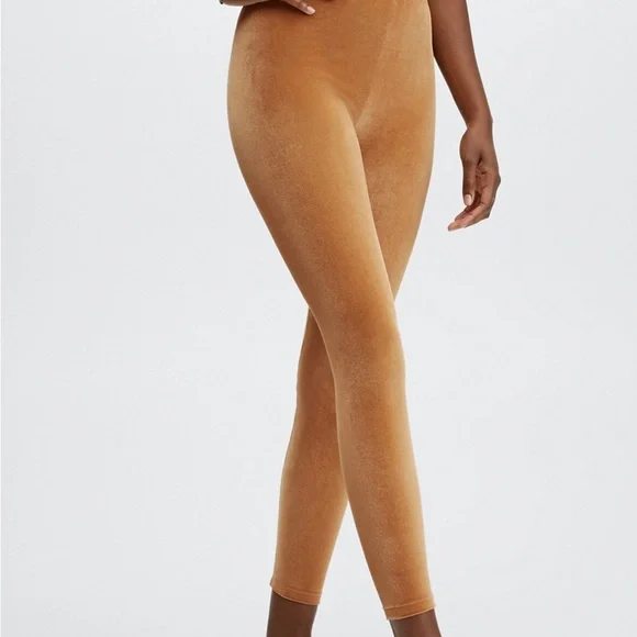 Fabletics 2 Piece set (Leggings & Bra) Velour Set Size Small - Picture 7 of 10